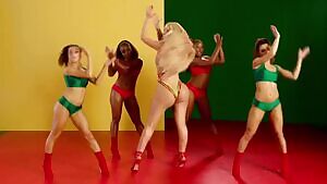 Iggy azalea fake booty