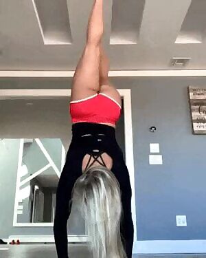 Nice handstand