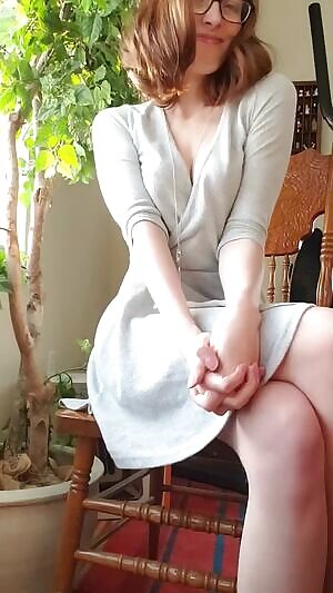 An adorable Reveal with an fantastic little jiggle