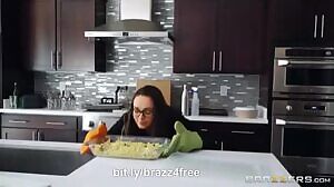 Busty Milf Richelle Ryan Gives Daughter`s Boyfriend A Sneaky Blowjob