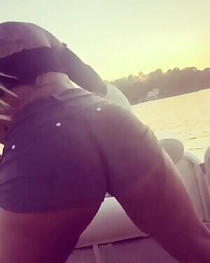 Ass: Mizz Twerksum?