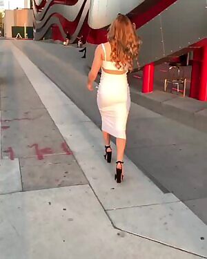 IDK what she's doing but I like it