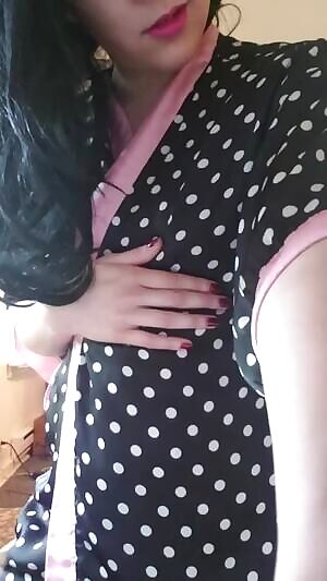 ✨ I'm feeling a little frisky this morning! Maybe we should get into some trouble? 💋