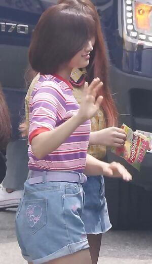 FROMIS_9 Saerom & Jisun glorious thighs