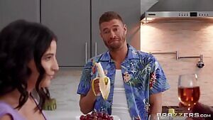 Don't know who she is, but the scene's hot