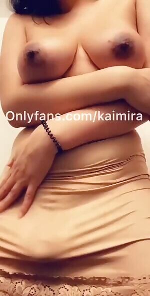 Kali Karma's Beautiful Tip Thru Her Slip 😍 🍆