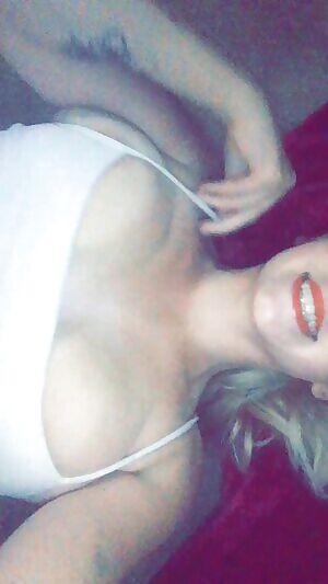 Love showing off my boobs