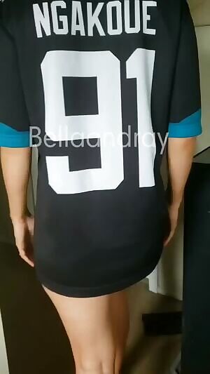 Season starts soon! Who's YOUR team? All ladies should rep their team like this right?