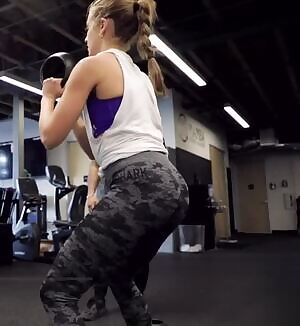 SlowMo Squats