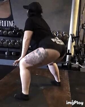 just hit that mf NUT to this big booty twerk