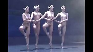 Synchronised Tits