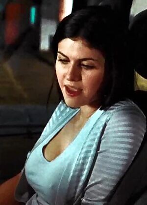 Alexandra Daddario - Hall Pass