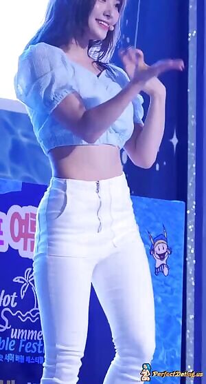 Saeroms bangin ass - fromis_9:)
