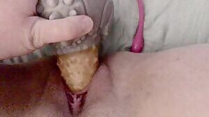 Watch how tight my lips grip my crackers cock! 🤤