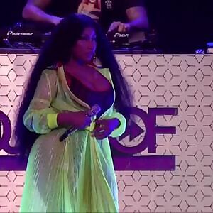 This robe gives Nicki Minaj an eccentric, wealthy milf vibe. Wanting to get railed by frat boys four at a time.