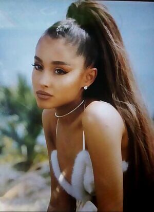 Saw this pic of Ariana Grande and got so horny from her face
