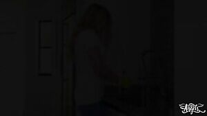 Cheeky Clean - with Janelle Fennec