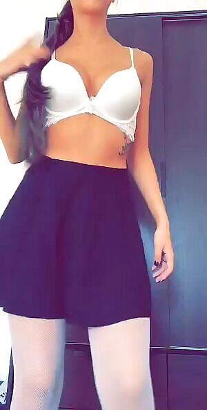 College titty reveal 🤷‍♀️😱