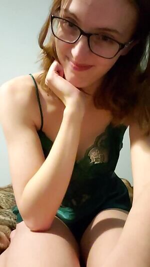 It's three a.m, I must be hornier..if only someone else was awake 😏