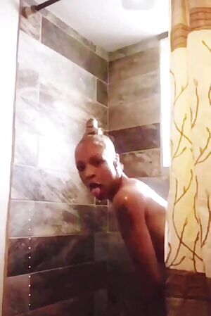 Shower shenanigans 💦