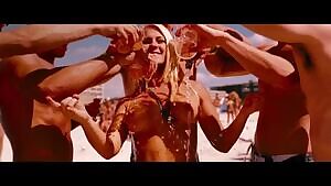 I hope this extra in the film 'Spring Breakers' was paid really well for showing these off! Hot damn!