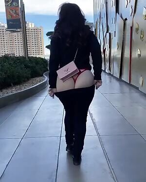 Emily Lynne showing it all in public