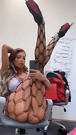 Nicolette Shea