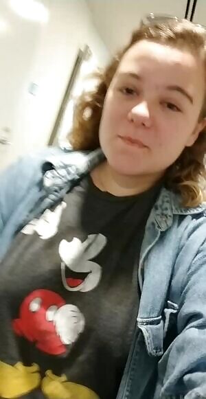 Flashing in my college hallway! Hopefully someone cums out ;)