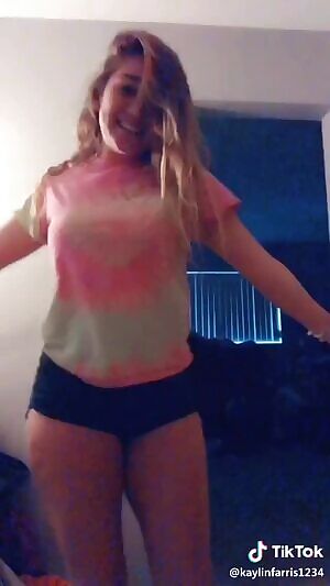 Tik tok thot with a huge booty