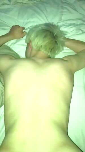 Verbal bro abusing blonde boi