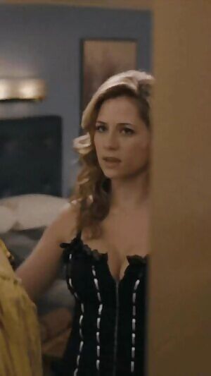 While on family vacation, mommy Jenna Fischer tells you to go refill the ice bucket. When you return to the hotel room, she opens the door like this. What happens next?