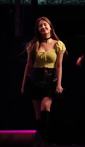MOMOLAND Nancy