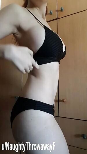 /u/NaughtyThrowawayF with an absolutely ridiculous body