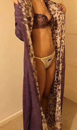 The title of this sub says it all. Complete amateur at gifs.