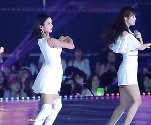 Apink - Bomi & Chorong