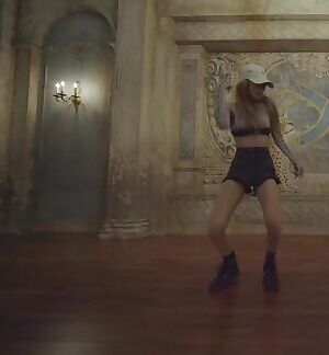 Blackpink - Lisa