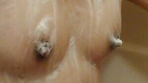 Soaping off the itties. 🚿🛁