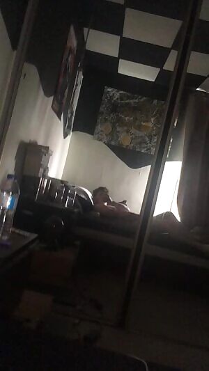 Hands up who wants to be pinned down and forced to watch themselves get fucked by me in my mirror?🙋‍♂️