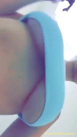 Underboob action 🤗