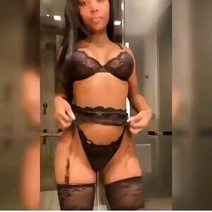 Summer Walker really Needs more love