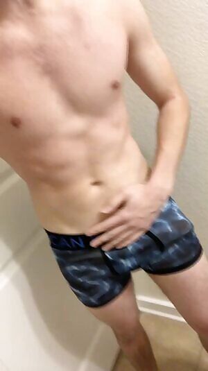 I always get asked to make more gifs, so I did... PMs open