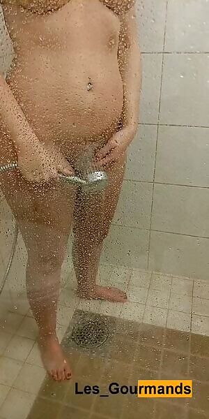 Shower MILF in Finland 🇫🇮 by Les_Gourmands