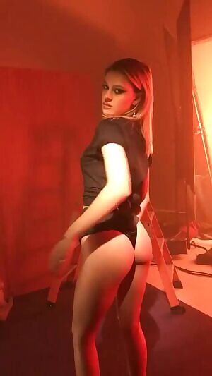 Nicola Peltz, smackin' that ass