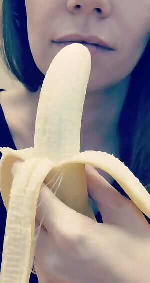 unny: snack time at work, having fun 🙈😂