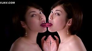 Usui Saryu glass kiss