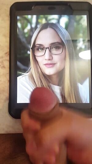 Cumming all over Naomi's face!