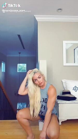 Mandy Rose 🌹🍑
