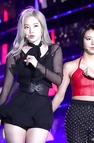 TWICE - Dahyun & Chaeyoung