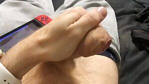 Anyone want to come suck my big thick dick whilst I do some gaming 😈