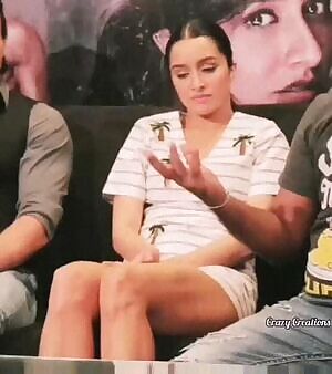 Shraddha Kapoor.... Those thighs!!! ;)